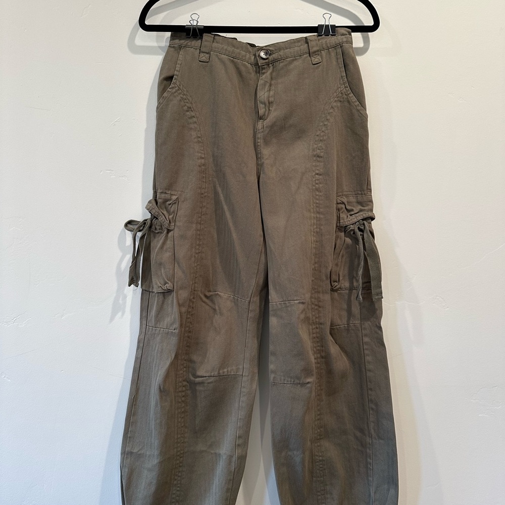 Cargo Pants in Olive Green